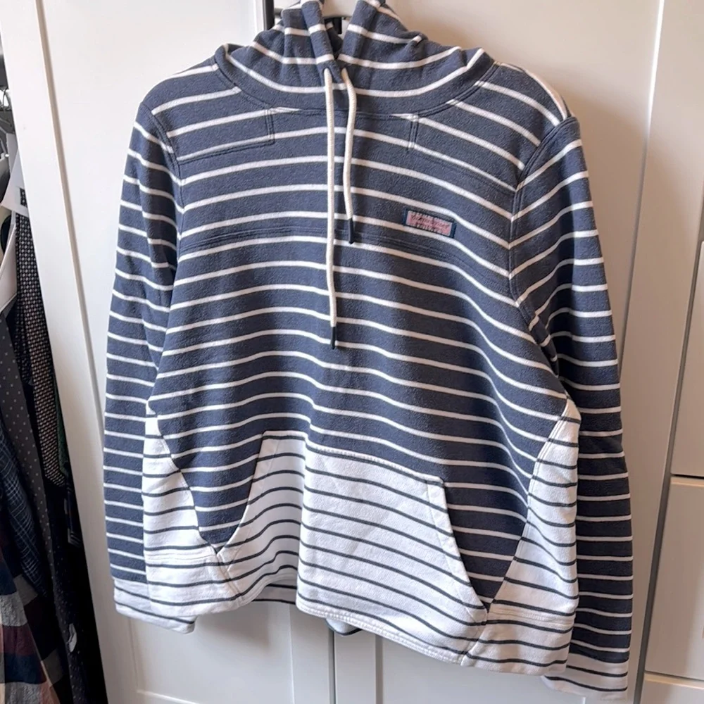 Vineyard Vines Navy and Cream Striped Hoodie. - Picture 1 of 8